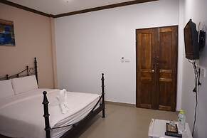 Wongsaisiri Srichiangkhan Hotel