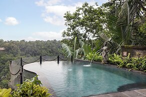 Pramana Watu Kurung Resort