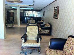 Eyna Hotel