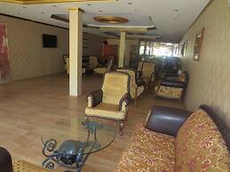 Eyna Hotel