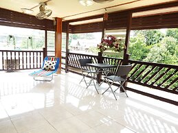 Green Riverside Homestay