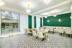 GREEN PARK HOTEL