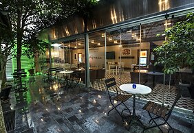 Mezzo Hotel