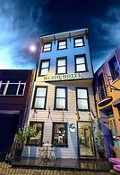 Mezzo Hotel
