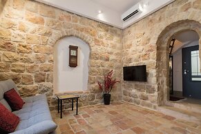 Best Location Jerusalem Stone Apartment