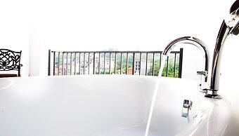 Courtyard Hotel – Li River Branch