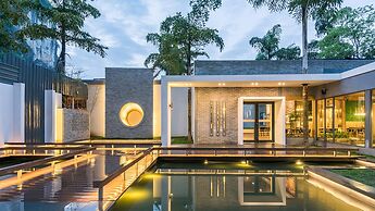 Moon Villa Resort