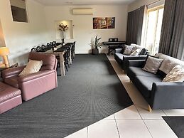 Austral Place 88 via Merri River
