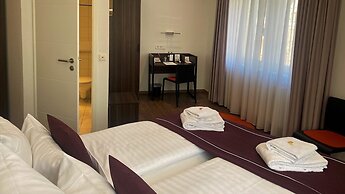 sevenDays Hotel BoardingHouse