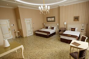 Cascade Hotel