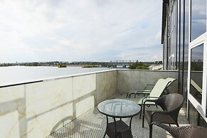 Cascade Hotel