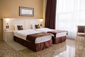 Cascade Hotel
