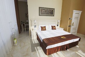 Cascade Hotel