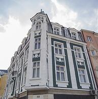 HOTELLO