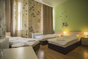 HOTELLO