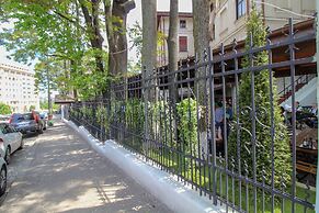 Avenue Parliament