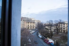 Avenue Parliament