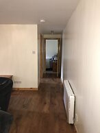 2 Varis Apartments
