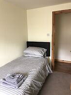 2 Varis Apartments