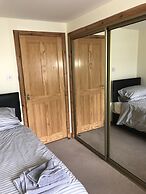 2 Varis Apartments