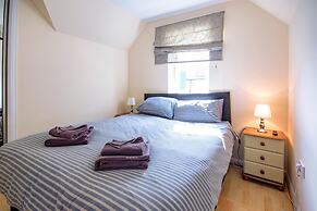 7 Varis Apartments