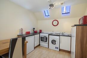 7 Varis Apartments