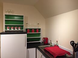 7 Varis Apartments
