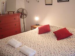 Montmartre Apartments - Monet