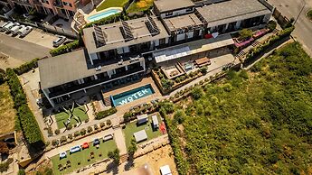 WOT Ericeira Surf Social