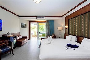 Erawan Phangnga Hotel, Natai Beach
