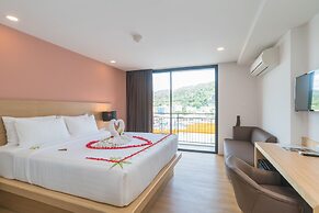 New Square Patong Hotel
