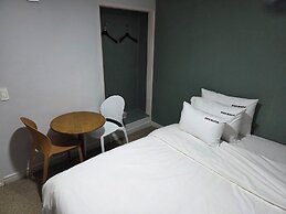 Gwangan Beach Blue Moon Motel