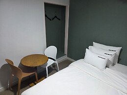 Gwangan Beach Blue Moon Motel