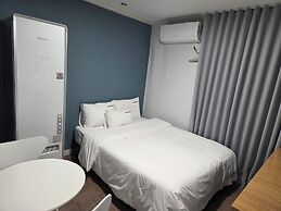Gwangan Beach Blue Moon Motel