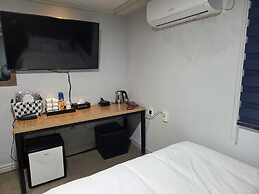 Gwangan Beach Blue Moon Motel