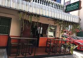 Ampawan Guesthouse
