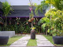 Lilly Holiday Hotel