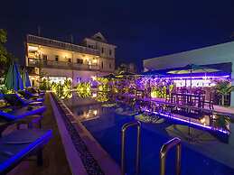 Lilly Holiday Hotel