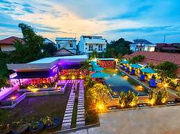 Lilly Holiday Hotel