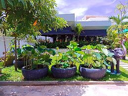 Lilly Holiday Hotel