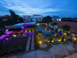 Lilly Holiday Hotel
