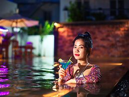Lilly Holiday Hotel