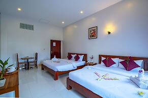 Lilly Holiday Hotel