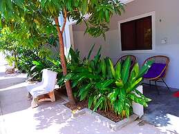 Lilly Holiday Hotel