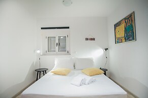 Studio Apartments Emotha