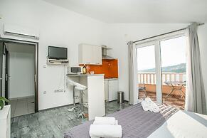 Kaja - right next to the beach