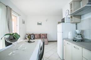 Kaja - right next to the beach