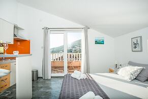 Kaja - right next to the beach