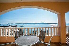 Kaja - right next to the beach