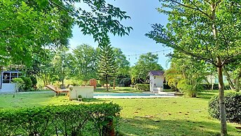 Les Collines Resort